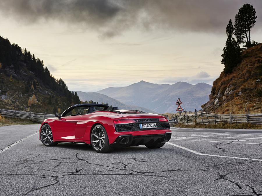  Audi R8 V10 RWD Spyder 2019 года  (WW) (фото 8 из 36)